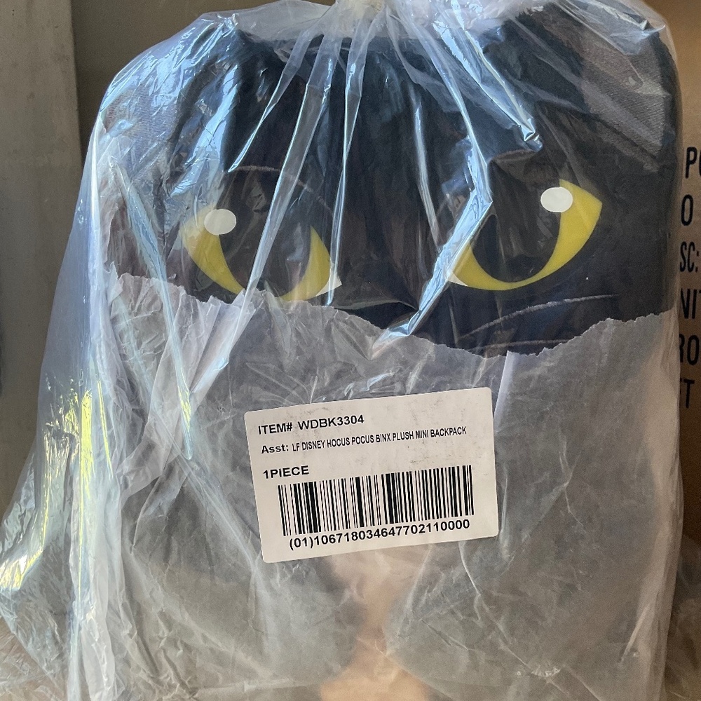 LOUNGEFLY  HOCUS POCUS COSPLAY  BINX WITH CANDLE  RETIRED BKPK